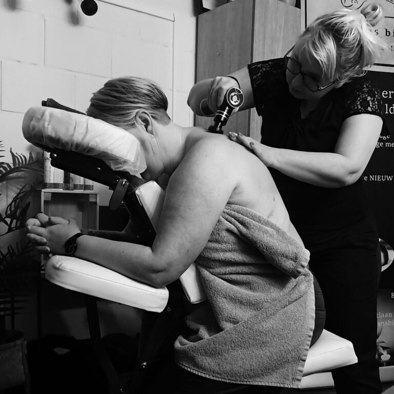 Diensten Massagetherapie Sport & Ontspanning. Korte stoelmassage